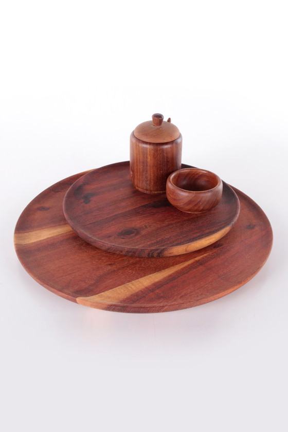 Image 1 of Sous-plat vintage en teck avec salière et poivrière et sous-plat avec cuillère