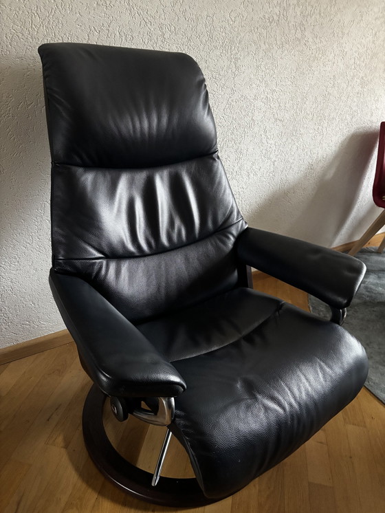 Image 1 of Stressless Recliner View