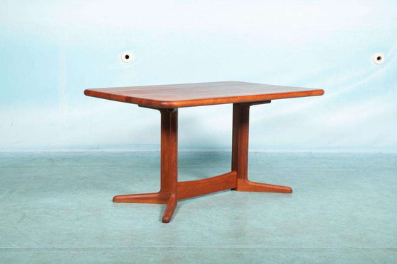 Image 1 of Table de salle à manger en teck des années 60, design danois, remise à neuf