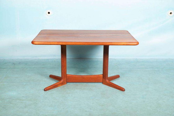 Image 1 of Table de salle à manger en teck des années 60, design danois, remise à neuf