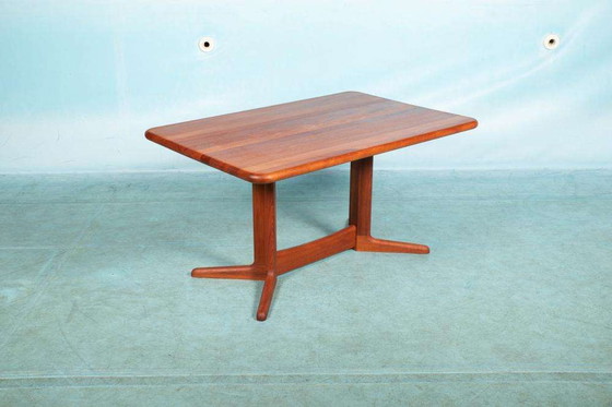 Image 1 of Table de salle à manger en teck des années 60, design danois, remise à neuf