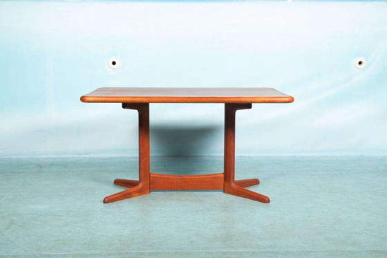 Image 1 of Table de salle à manger en teck des années 60, design danois, remise à neuf