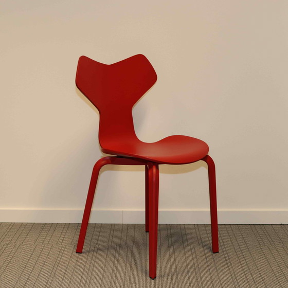 Image 1 of Chaise Fritz Hansen Grand Prix par Arne Jacobsen