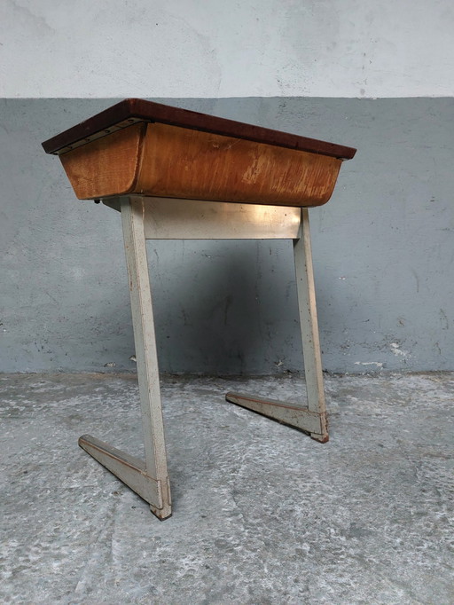 Banc d'école vintage