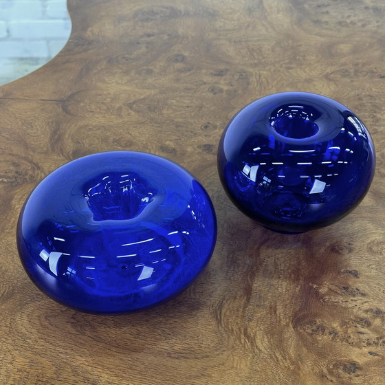 Image 1 of Objet / vase design en verre bleu cobalt 13x16