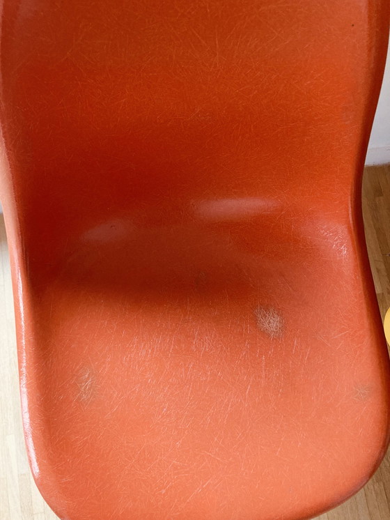 Image 1 of DSR side chair made of fiberglass by Eames for Herman Miller