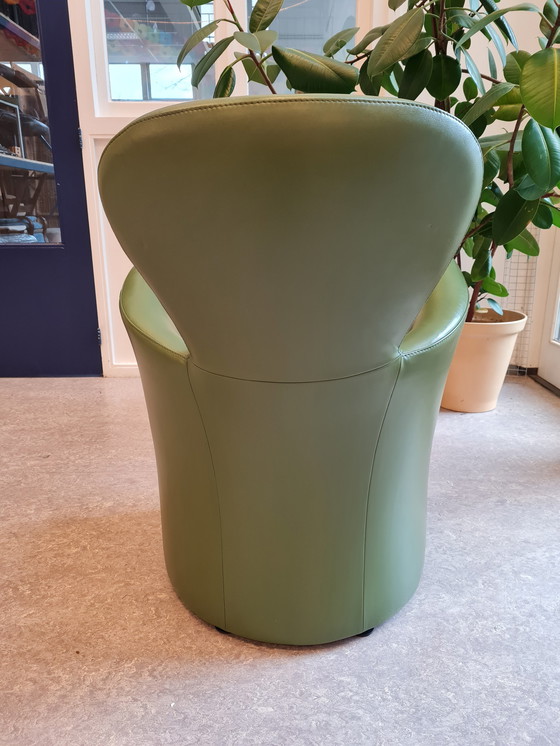 Image 1 of Leolux Amphora armchair