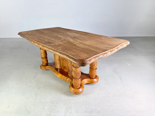 Italian late baroque rococo dining table Mobili Cantù walnut 1920