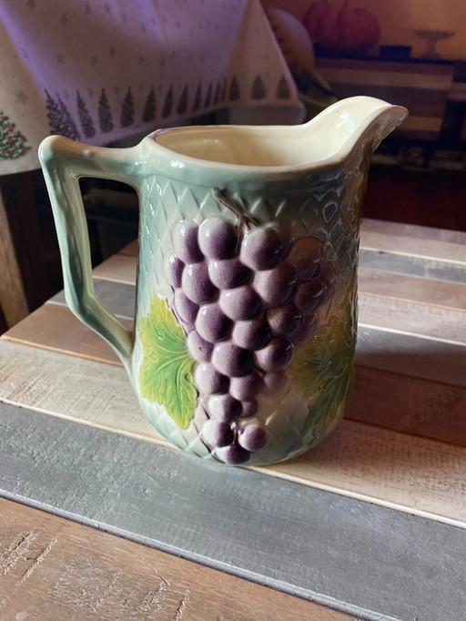 Water jug in barbotine