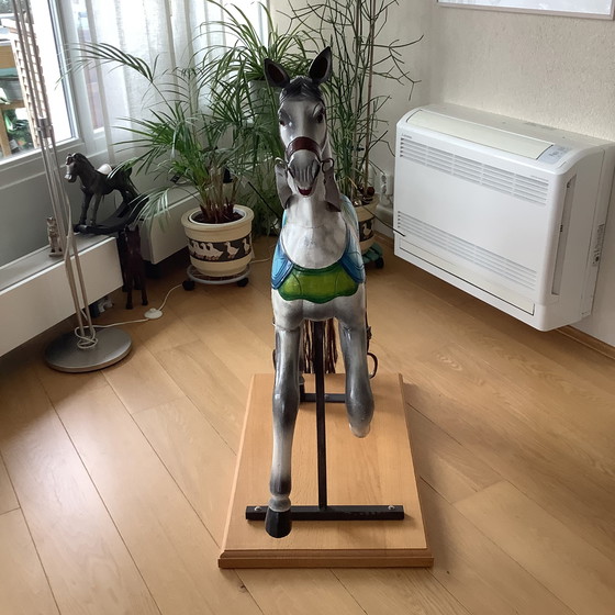 Image 1 of Cheval de carrousel vintage