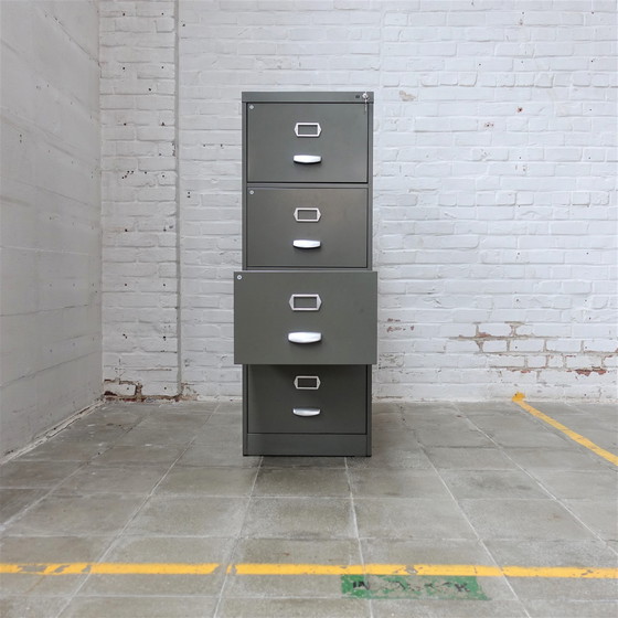 Image 1 of Commode industrielle vintage