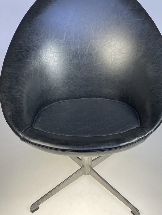 Image 1 of Pastoe Armchair, Little Egg Chair, Swivel Chair 1960'S