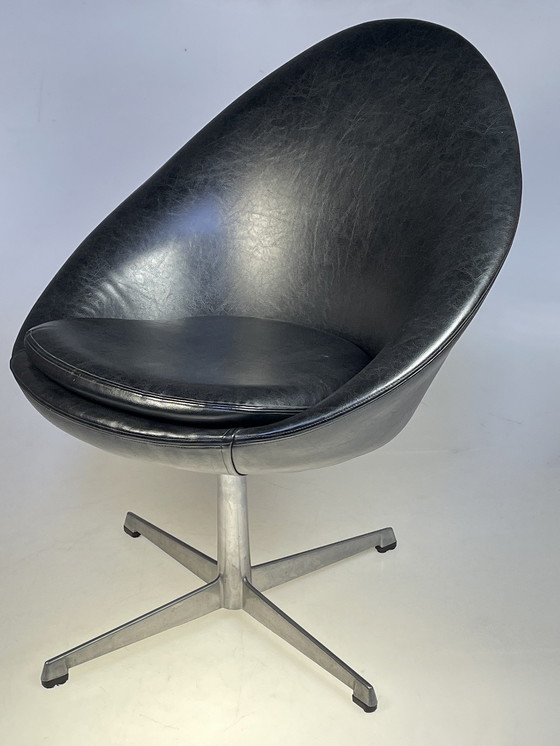 Image 1 of Pastoe Armchair, Little Egg Chair, Swivel Chair 1960'S