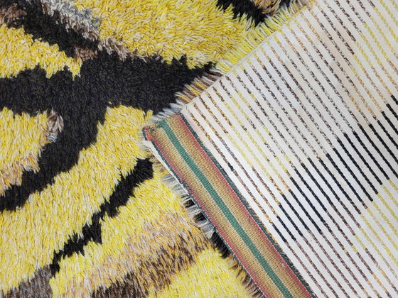 Image 1 of Tappeto decorativo in lana annodato a mano vintage