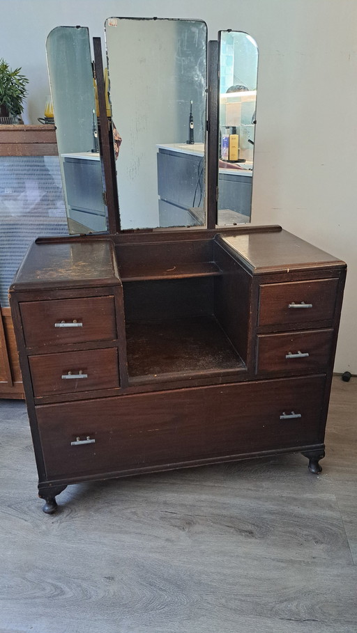 Art Deco Make-Up Cabinet