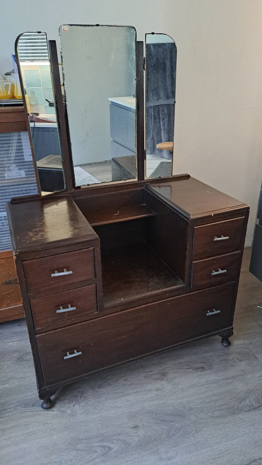 Art Deco Make-Up Cabinet