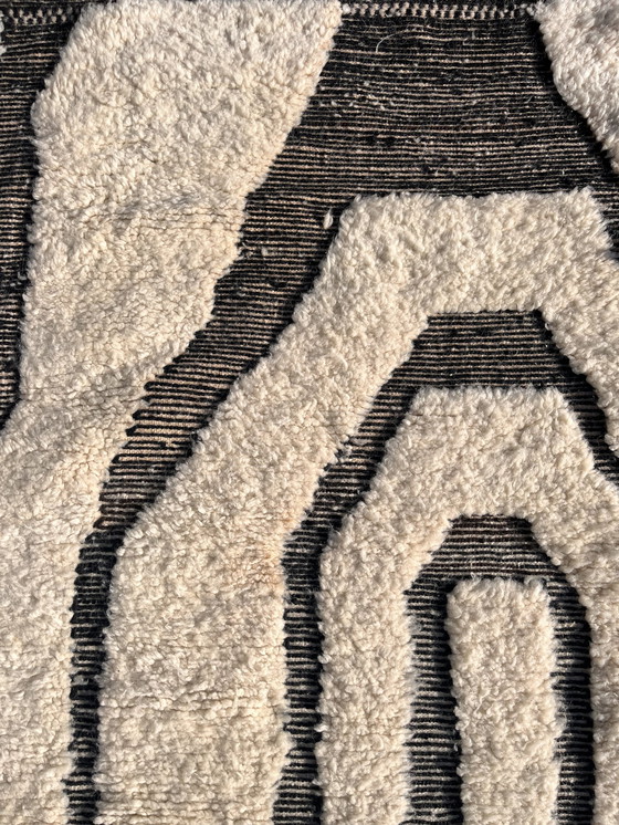 Image 1 of Moroccan Modern Hand Made Wool Rug 200X300 Cm