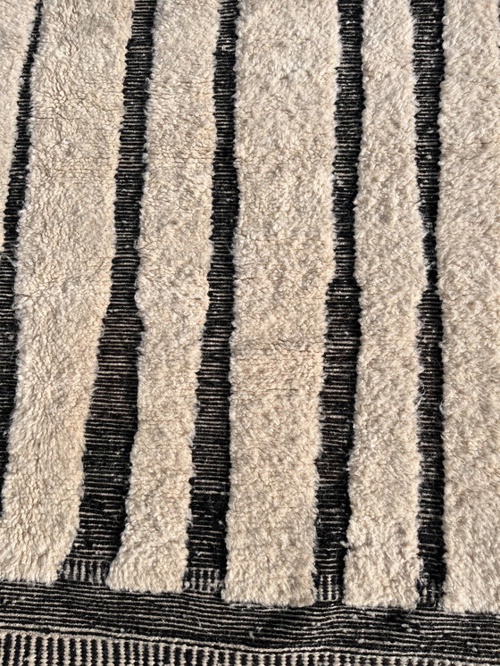 Image 1 of Moroccan Modern Hand Made Wool Rug 200X300 Cm