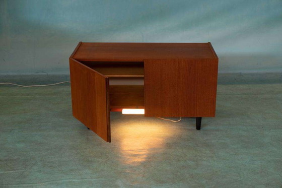 Image 1 of Credenza vintage in teak degli anni '60 ristrutturata
