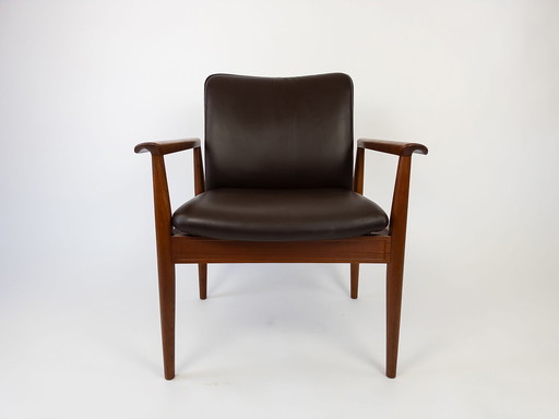 France&Son - Fauteuil en teck de Finn Juhl