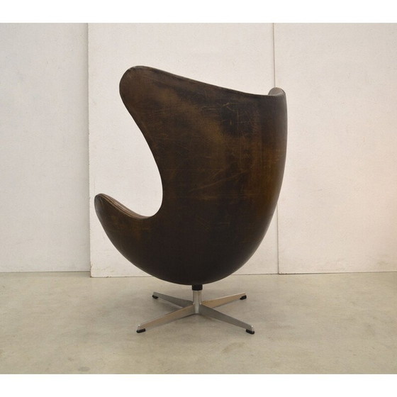 Image 1 of Vintage egg chair covered with brown leather by Arne Jacobsen for Fritz Hansen, 1958