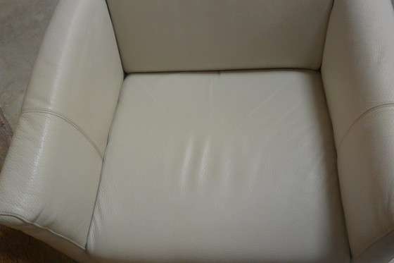 Image 1 of Fauteuil design italien en cuir blanc cassé Natuzzi