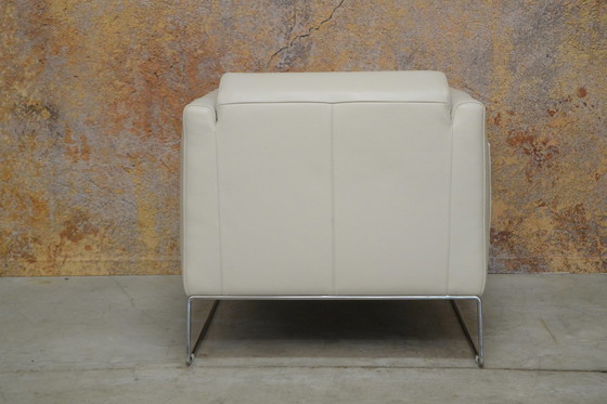 Image 1 of Fauteuil design italien en cuir blanc cassé Natuzzi