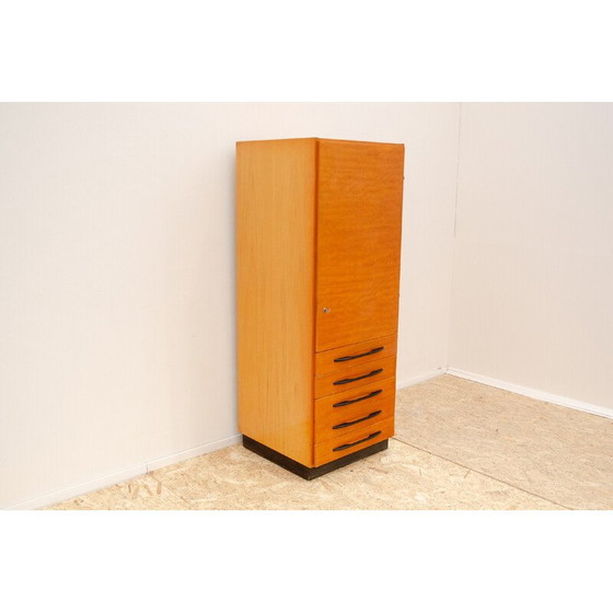 Image 1 of Cassettiera vintage in legno di frassino e olmo di Mojmír Požár per Up Závody, Cecoslovacchia 1960