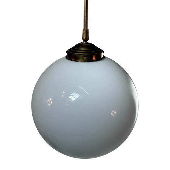 Image 1 of Art Déco - Lampadario sospeso con vetro opalino e struttura in ottone - Molto grande, regolabile in altezza