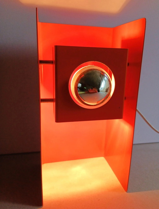 Space-Age Cube Lamp