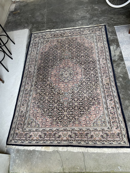 Tapis persan Bidjar noué à la main en rose et bleu