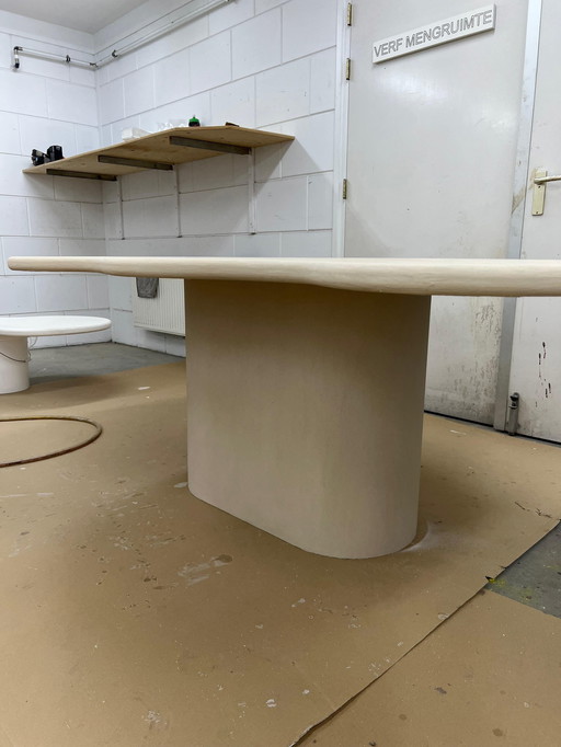 Mesa de comedor de hormigón Ciré