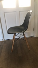 Eames Plastic Side Chair DSW