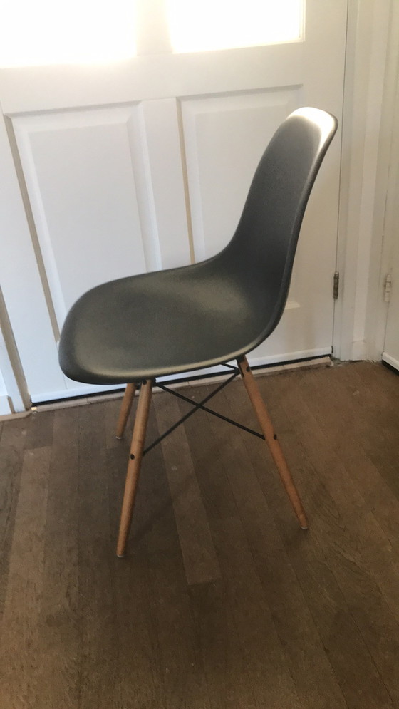 Image 1 of Eames Plastic Side Chair DSW