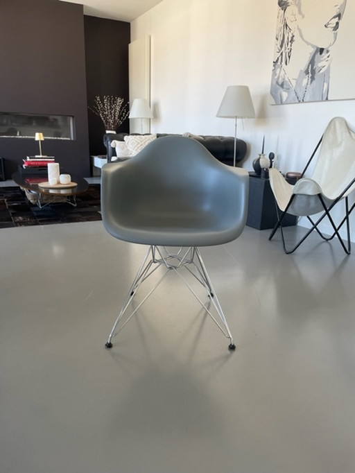 6x Eames Plastic Armchair RE DAR