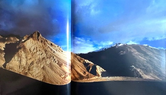 Image 1 of India, photo book by Olivier Föllmi