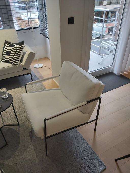 Jori seating area white leather