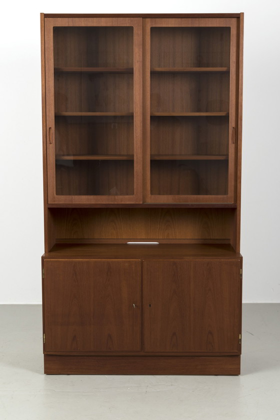 Image 1 of Hundevad display cabinet