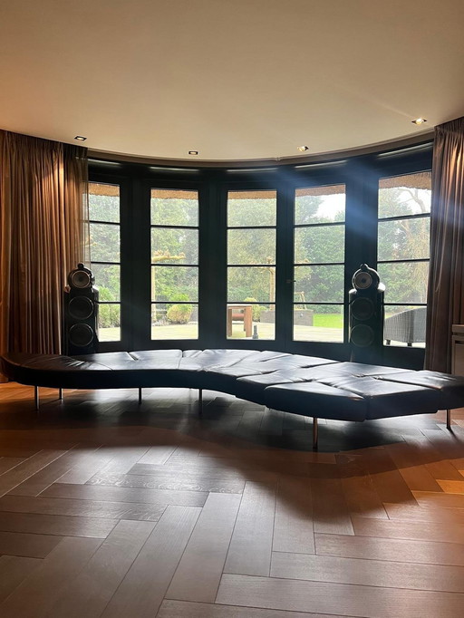 Divano di design in pelle nera Flap di Edra