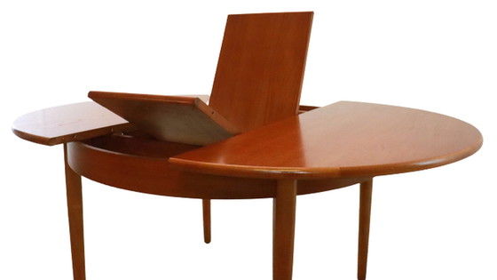 Image 1 of Vintage Jentique round dining table table de salle à manger extensible 'Stanley'