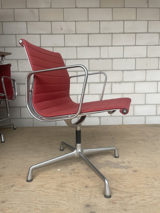 Image 1 of Vitra Eames Ea107 Hopsak/Aluminum (Matte Red)