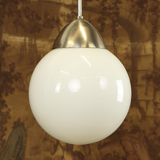 Image 1 of Lampe suspendue en opaline Art Déco