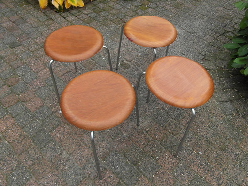 4x Dot stools by Arne Jacobsen for Fritz Hansen