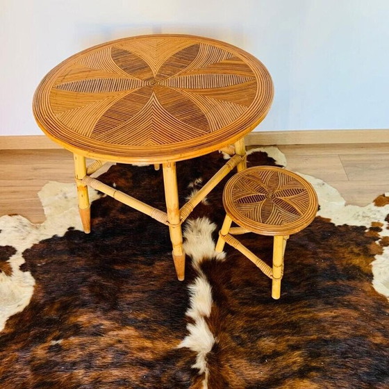 Image 1 of Round vintage rosette table in rattan