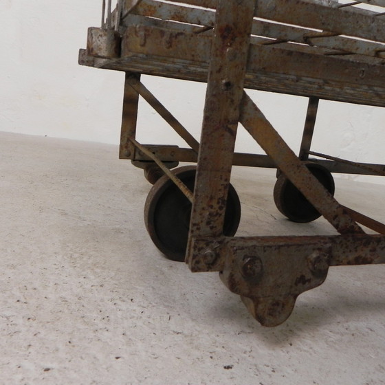 Image 1 of Carrello industriale per 50 bottiglie di vino, anni &#39;30