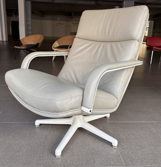 Image 1 of Artifort F142 Design Armchair