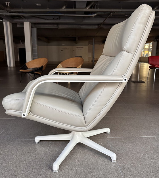 Image 1 of Artifort F142 Design Armchair