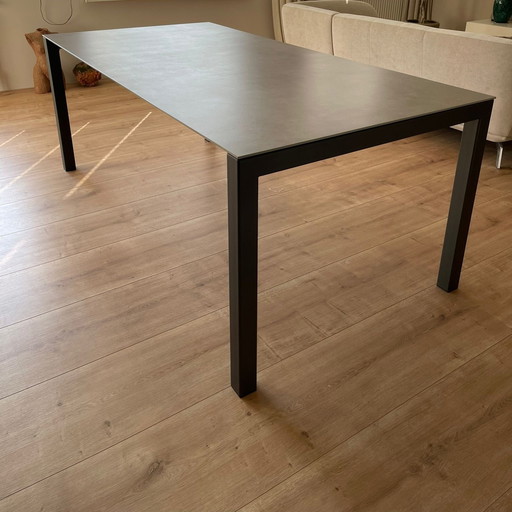 Bert Plantagie Model Pedro Dining Table