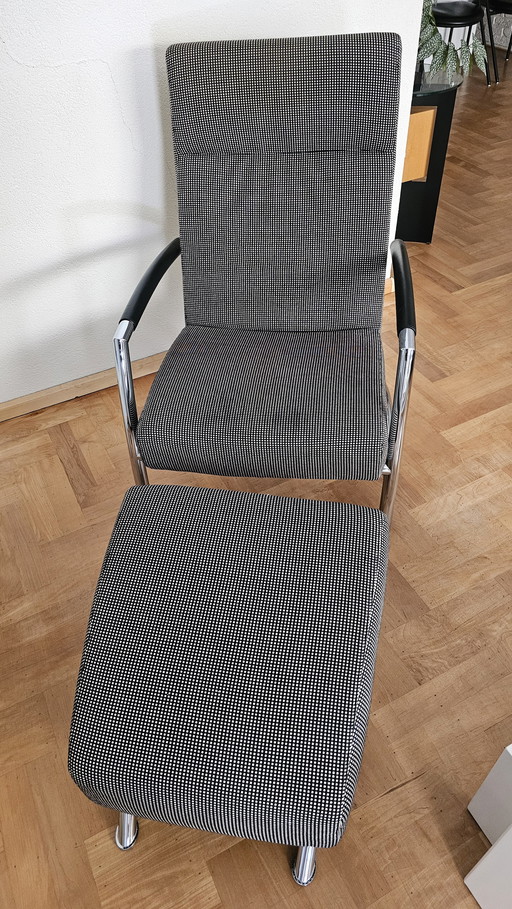 Leolux helical fabric with footstool