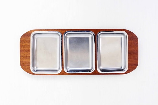 Serving tray with ramekins 